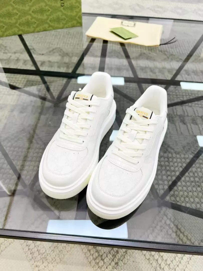 Factory price: 480💰New men's shoes GUCCI [Lightning] latest shoes shipped. Original quality, fashionable, made of special materials, sheepskin lining, brand new packaging. The foot feels super comfortable and the workmanship is impeccable. Size: 38-44, customized 45